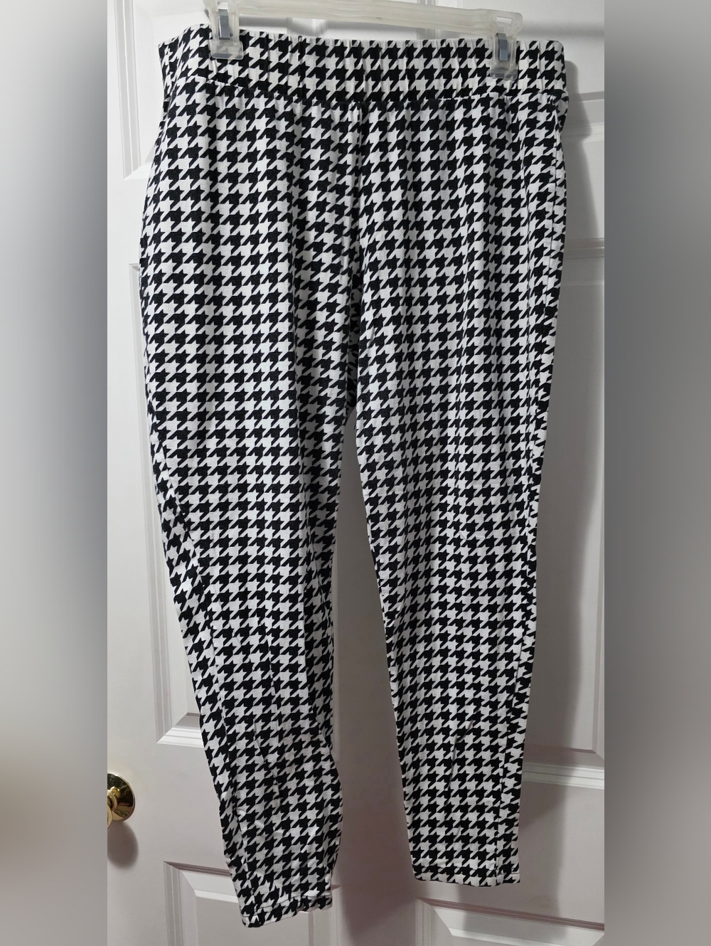 torrid Black and White Houndstooth Leggings
